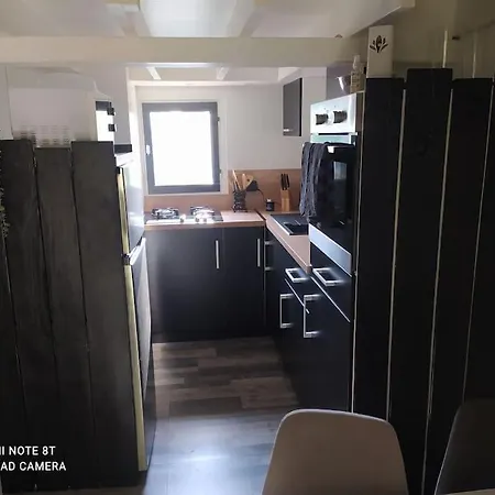 Prázdninový dům Maisonnette En Bord De Riviere Tout Pres Du Mans La Bazoge