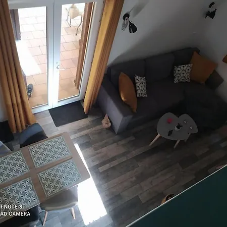 Maisonnette En Bord De Riviere Tout Pres Du Mans Semesterbostad