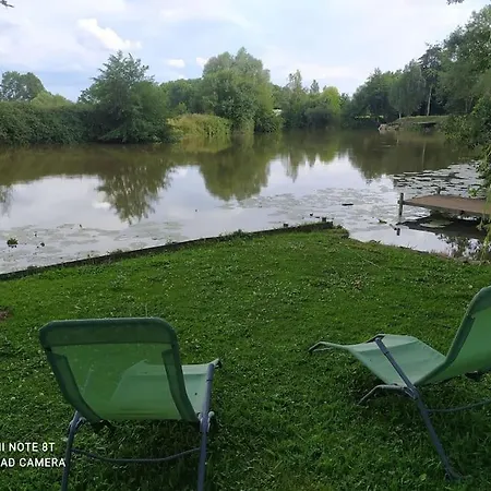 Maisonnette En Bord De Riviere Tout Pres Du Mans Сasa de vacaciones