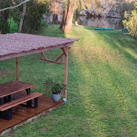 Maisonnette En Bord De Riviere Tout Pres Du Mans Сasa de vacaciones *
