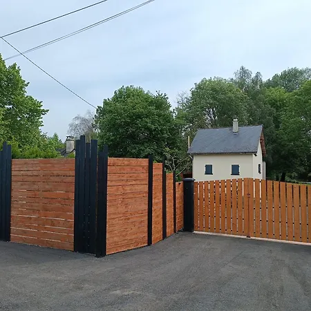 Maisonnette En Bord De Riviere Tout Pres Du Mans Сasa de vacaciones *