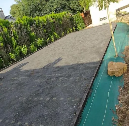 Maisonnette En Bord De Riviere Tout Pres Du Mans Semesterbostad *